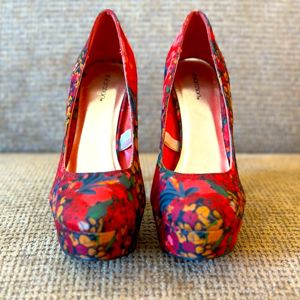 Sexy floral platform pumps